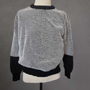 Elegant SI-IAE Black and White Women's Sweater